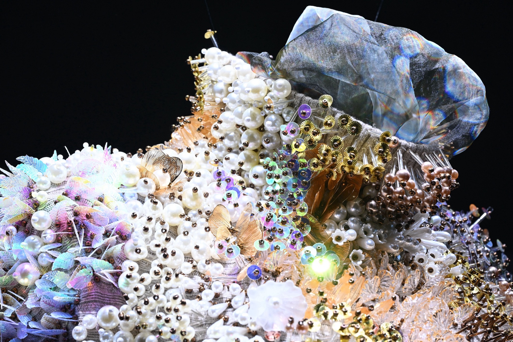 「深海呼吸」手工立體釘珠羊毛斗篷